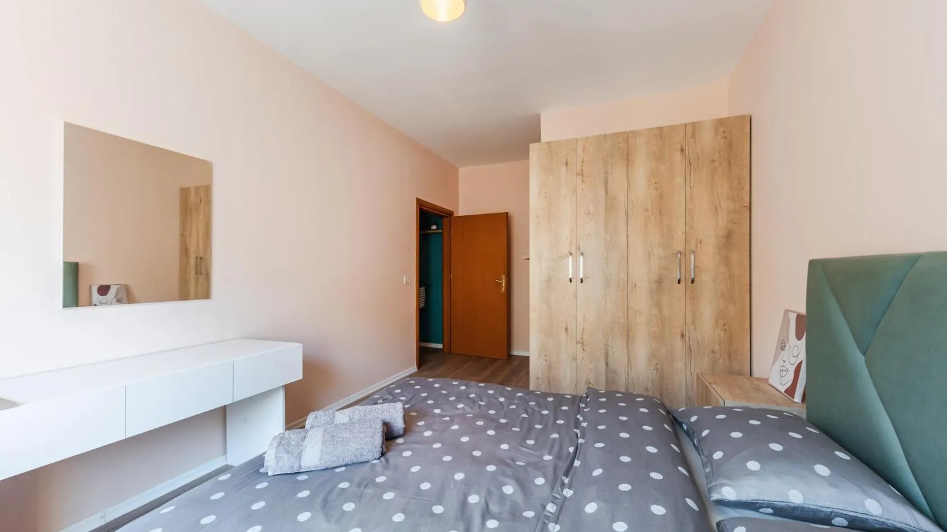 Sunny Central Apartment Durrës