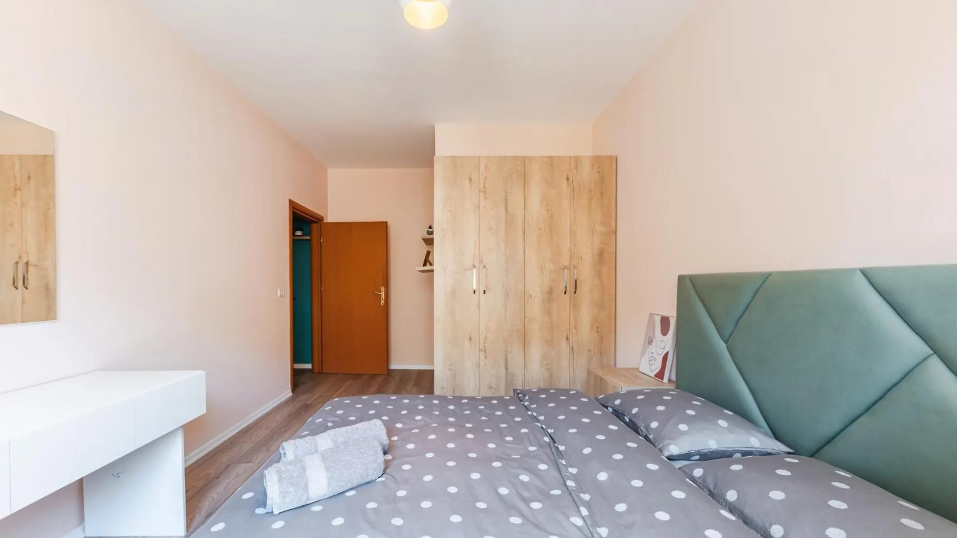 Sunny Central Apartment Durrës