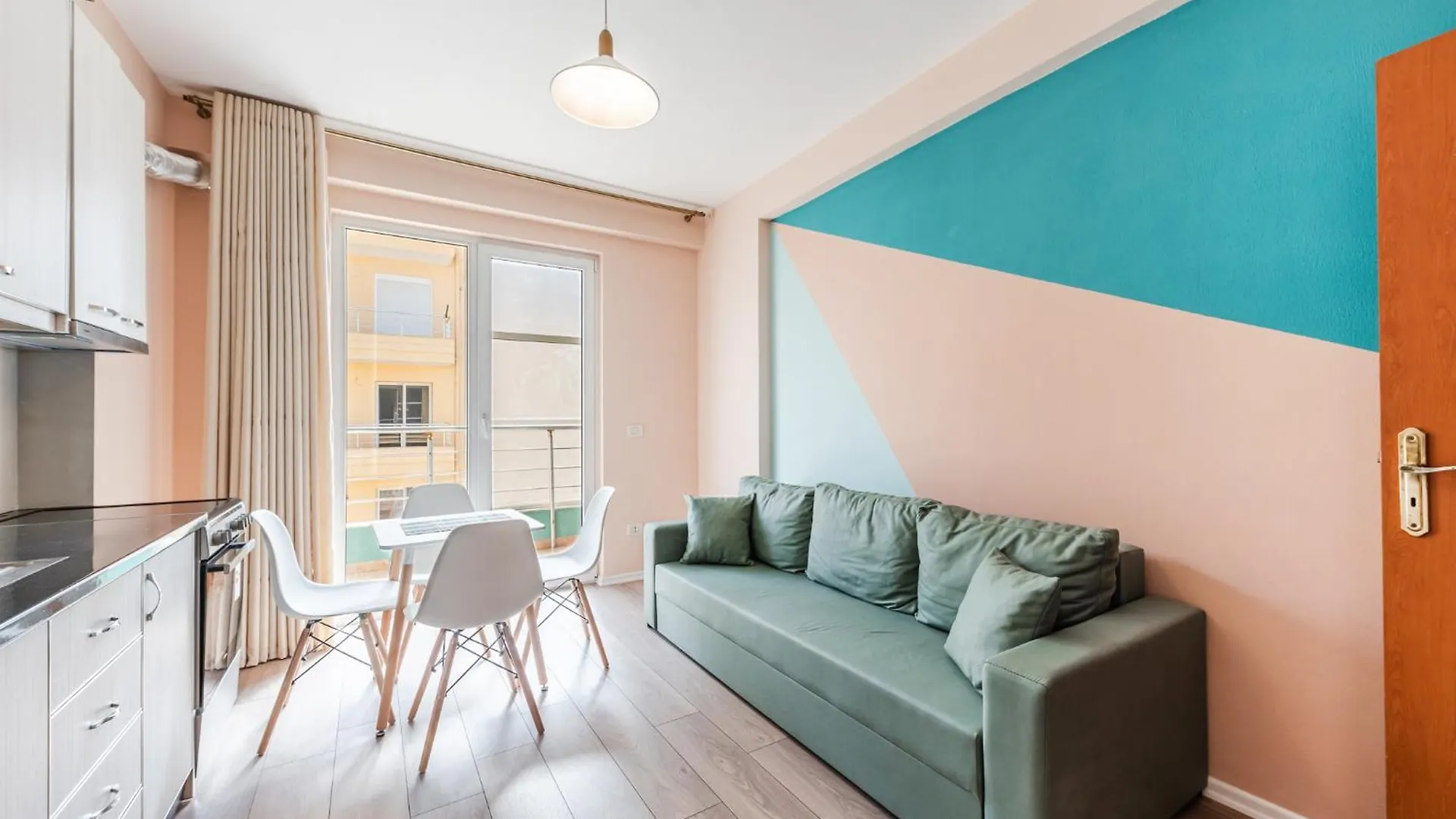 Sunny Central Apartment Durrës
